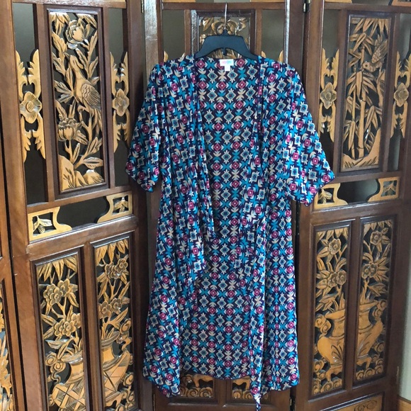 LuLaRoe Sweaters - LuLaRoe Sheer Print Long Kimono Size S